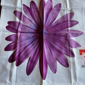 🌺4 BRAND NEW WITH TAGS🌺 Flower Napkin set of 4